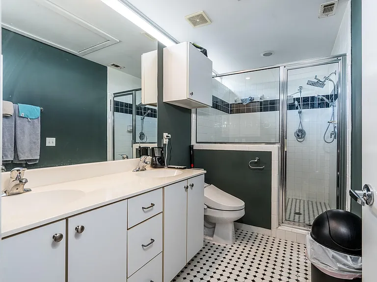 1304 Arthur St — Photo 13