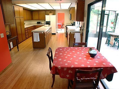 3rd image of 1832 Elmhurst Cir