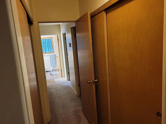 3rd image of 511 W Illinois St