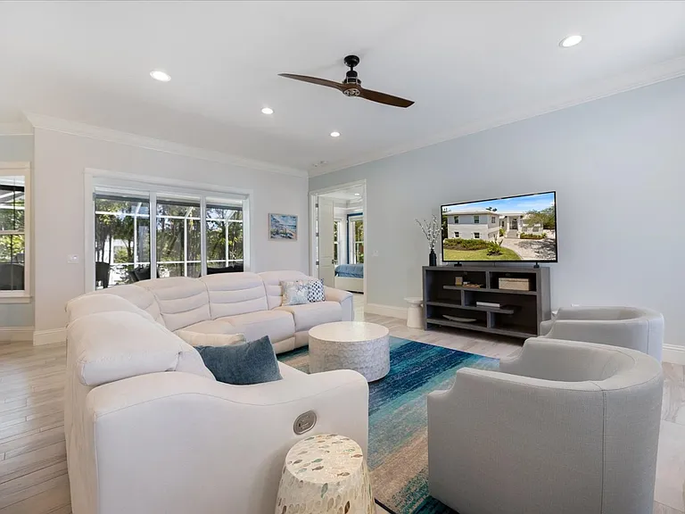 3919 Roberts Point Rd — Photo 10