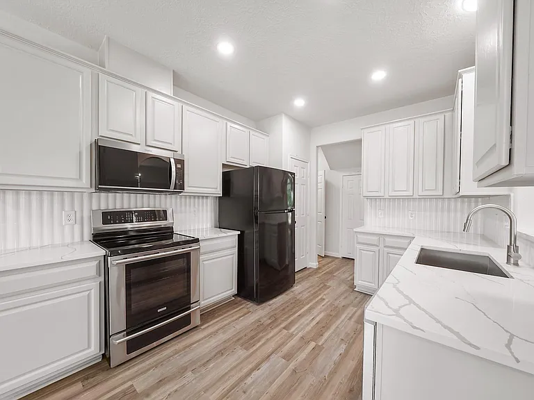506 Marathon Pl — Photo 22
