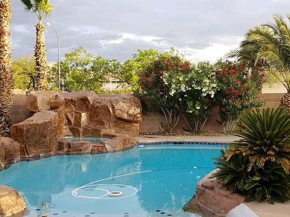 Pool, Waterfall