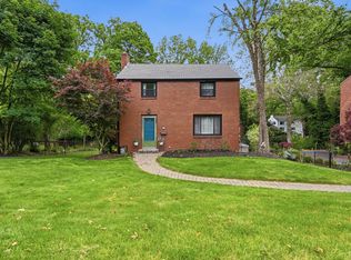 121 Glenfield Dr, Pittsburgh, PA 15235