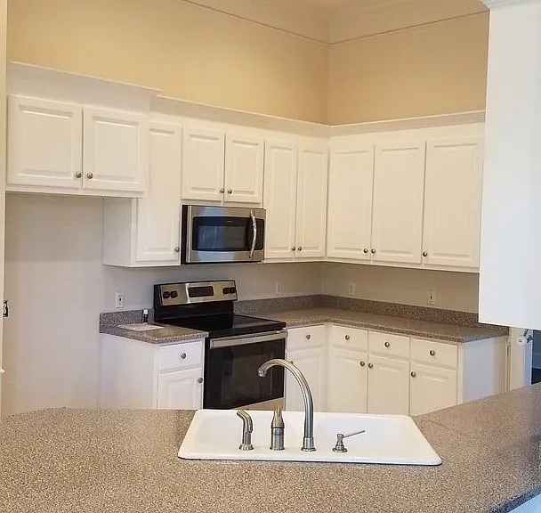 188 Fowler Dr — Photo 5