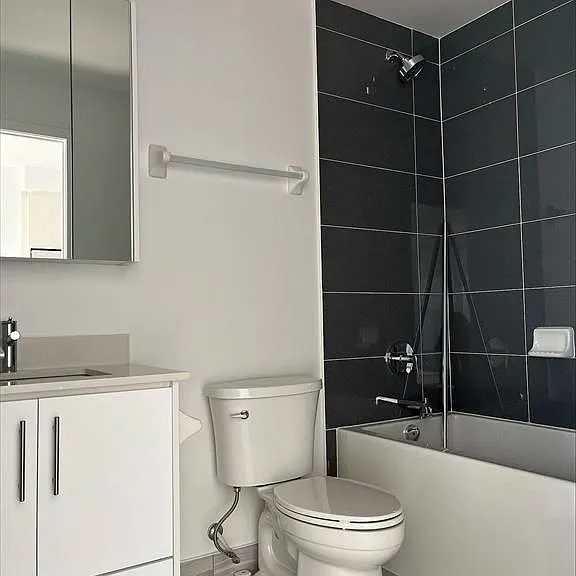 95 Oneida Cres #703 — Photo 7