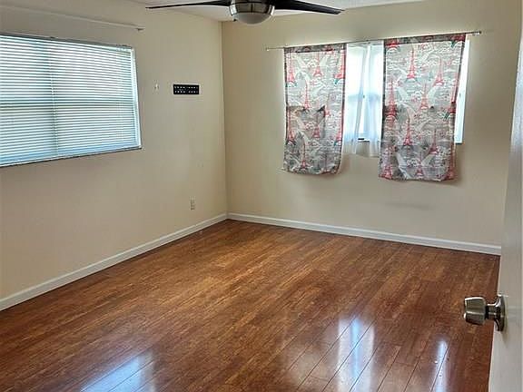 5th image of 18113 Adams Cir