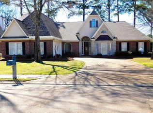 137 Lake Forest Dr, Brandon, MS 39047