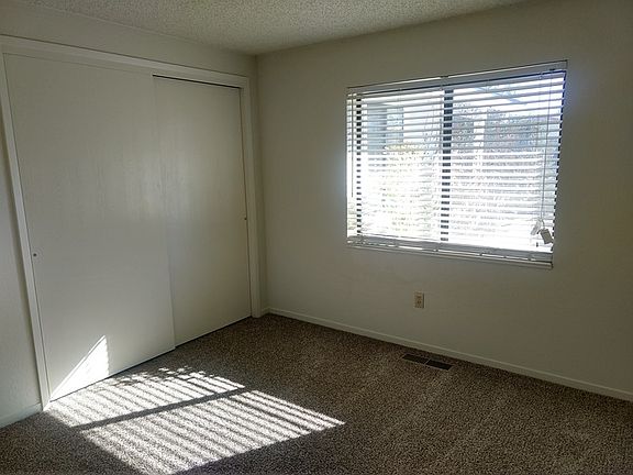 5th image of 1700 Pullman Dr