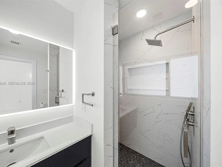 900 Biscayne Blvd #4202 — Photo 27