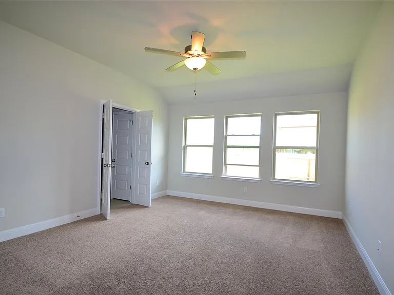 3477 Pauling Loop — Photo 5