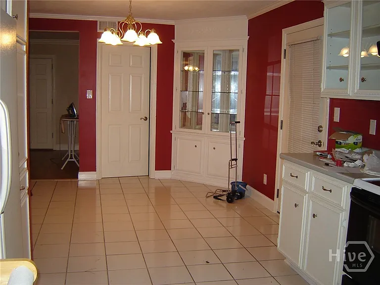 633 Valleybrook Rd — Photo 6