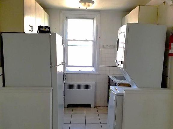 3rd image of 1336 Kerper St Floor 2