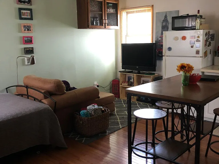 618 E Myrtle St #B — Photo 3