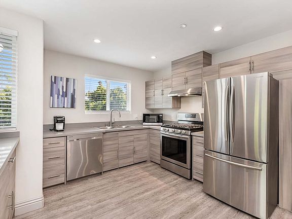 2nd image of 1303 N Citrus Ave #1301