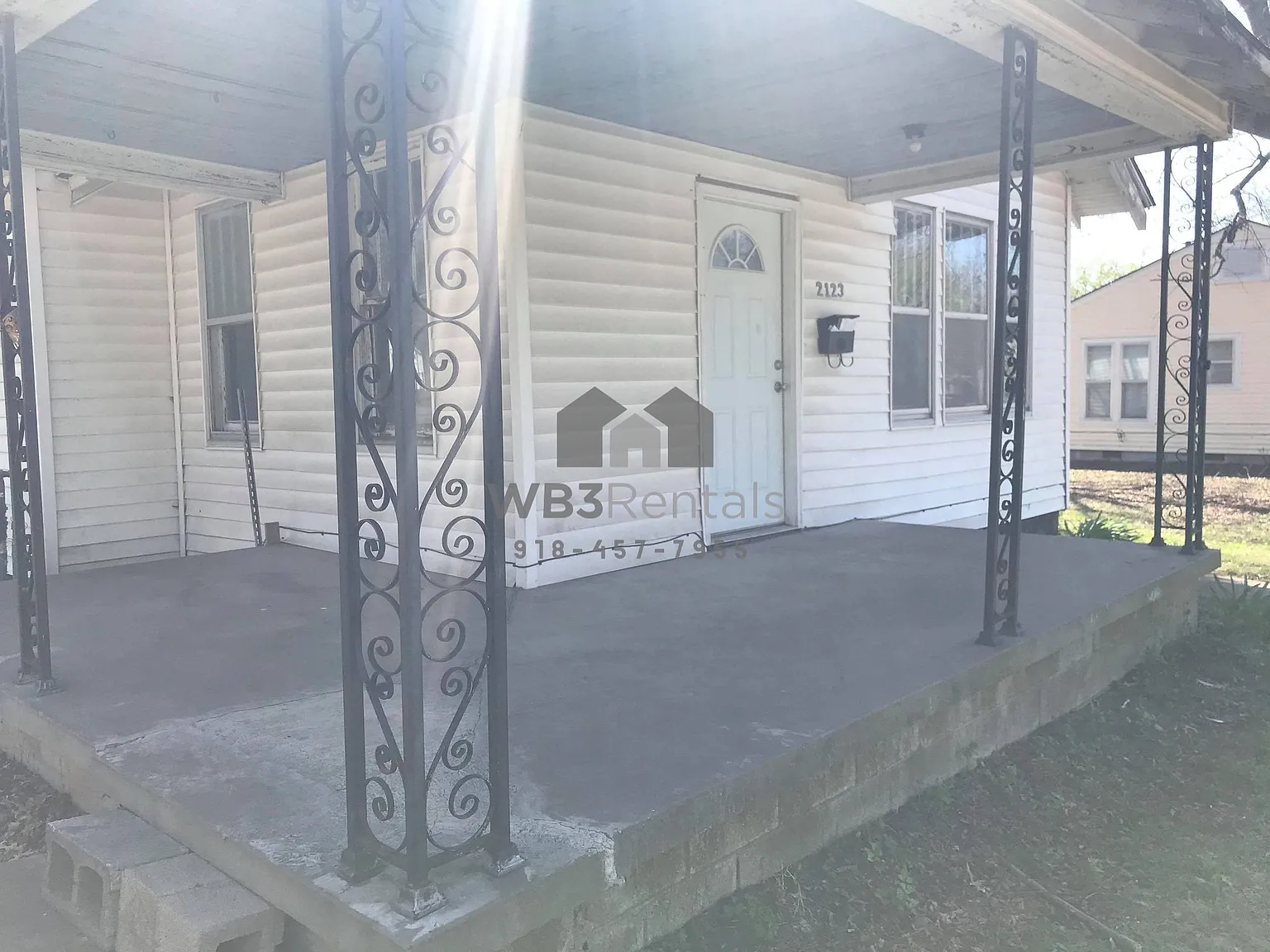 3 bed, 1130 sqft, $900 — Photo 2
