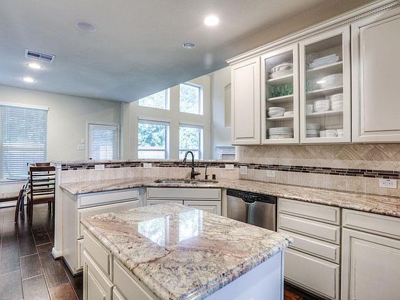 4th image of 14450 Mountain Cliff Ln