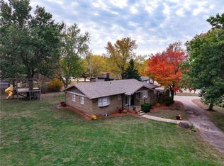 405 Minnetare Ln, Hiawatha, KS 66434