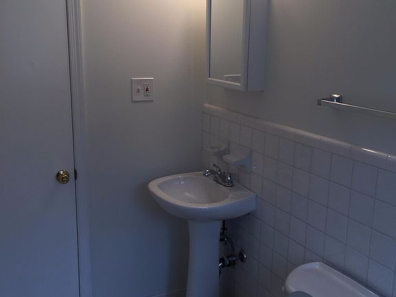 4th image of 45 Washington St APT 1