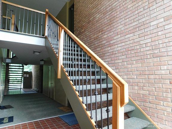 4th image of 1253 Island Dr APT 204
