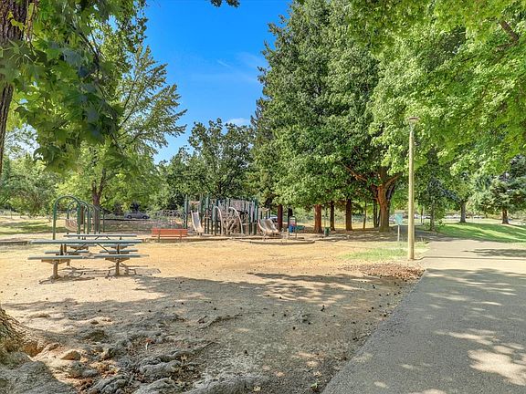 2nd image of 3593 Opal Dr APT 4