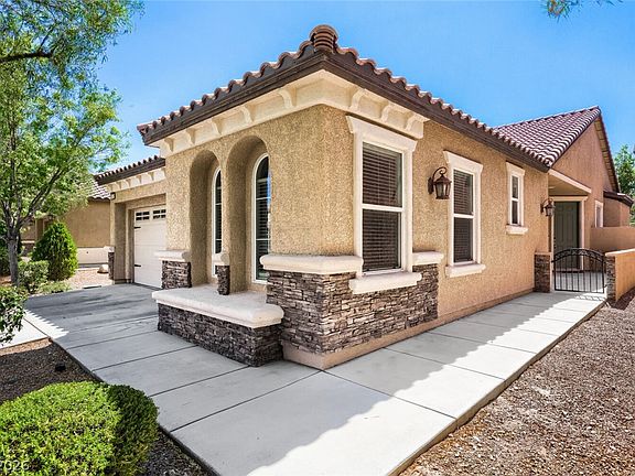 2nd image of 917 Ambrosia Dr