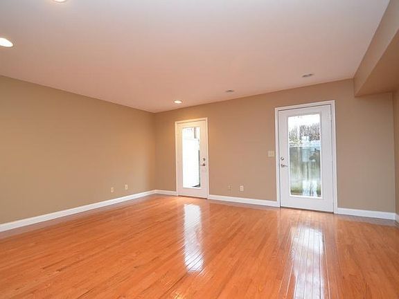 5th image of 3332 Walworth Ave