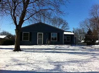 74 Amesbury Rd, Montgomery, IL 60538