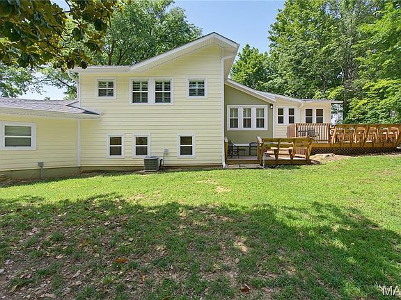 4th image of 1729 Barron Rd
