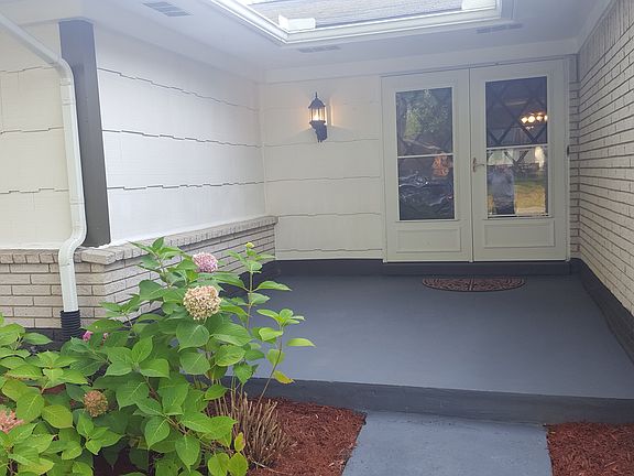 Double doors w/ front patio