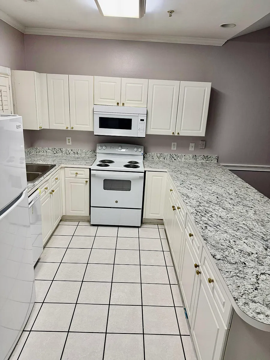 Building Photo - 9072 Meadow Vista Rd #302