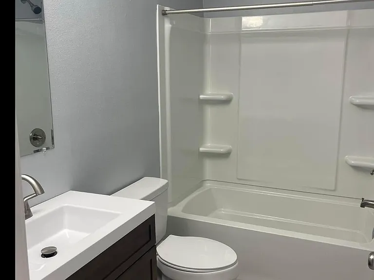 209 Erwin Dr #D — Photo 11