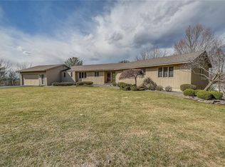 11 Woodview Ter, Fayetteville, NY 13066