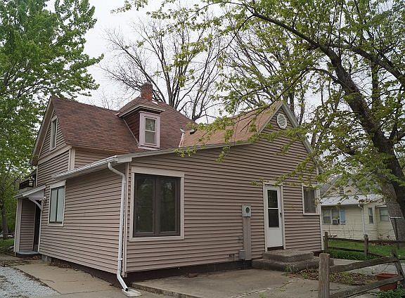 4th image of 825 16th St
