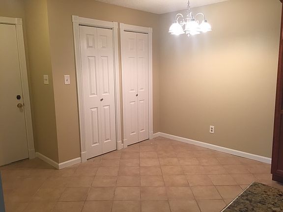 3rd image of 3017 Heritage Dr APT 7