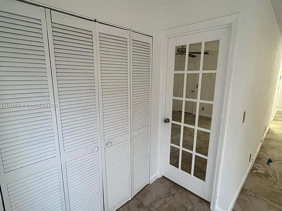 4th image of 3450 Pinewalk Dr N APT 425