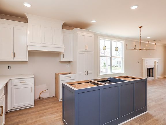 4th image of 1009 Nuttall Oak Dr