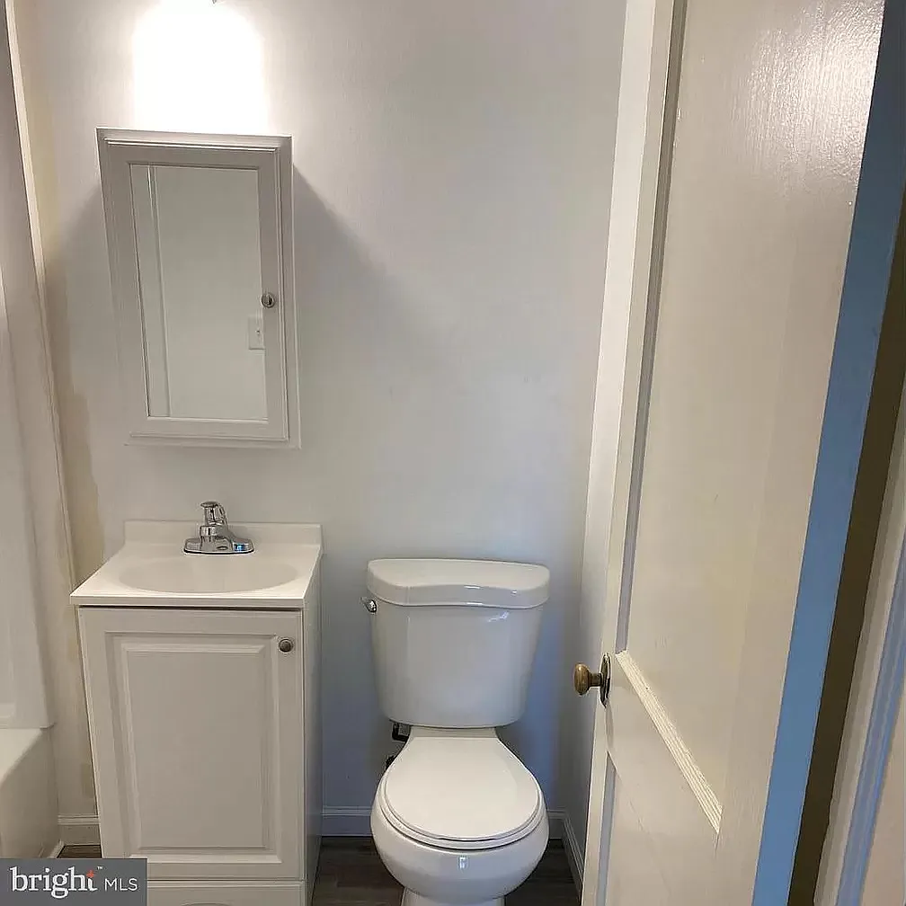 2 bed, 910 sqft, $1,675 — Photo 2