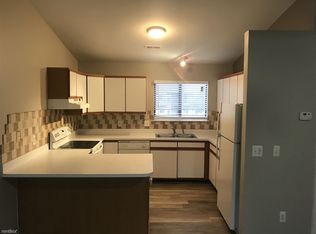 42581 Lilley Pointe Dr #82, Canton, MI 48187