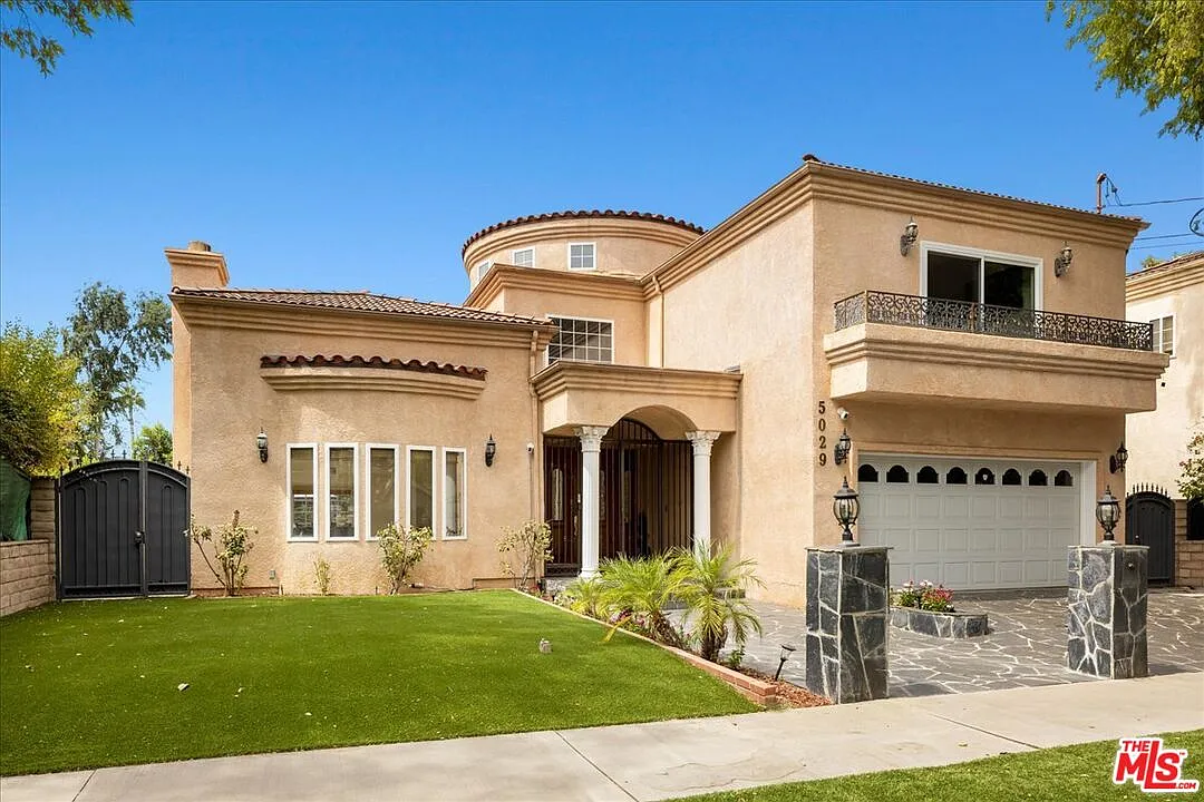 5 bed, 4.5 bath, 3517 sqft, $7,499 — Photo 1