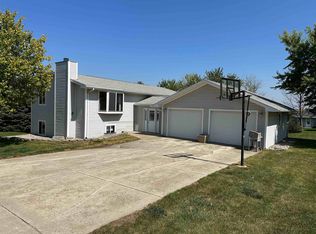 909 S Douglas St, Randolph, NE 68771