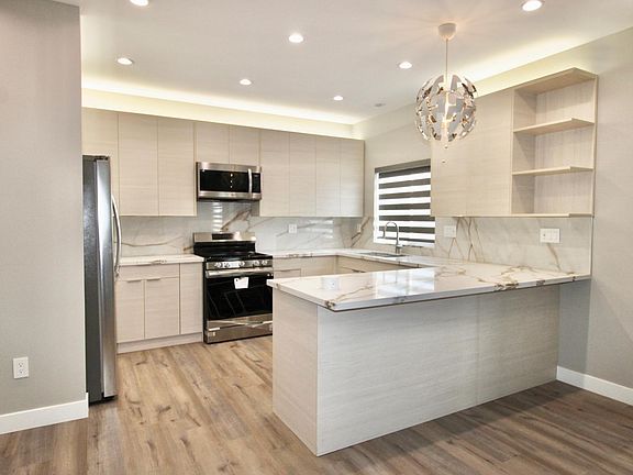 4th image of 12939 Ratner St