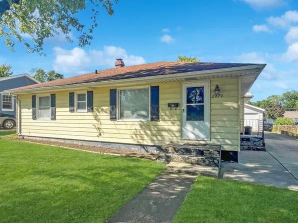2620 W Cheyenne Rd, Waukegan, IL 60087