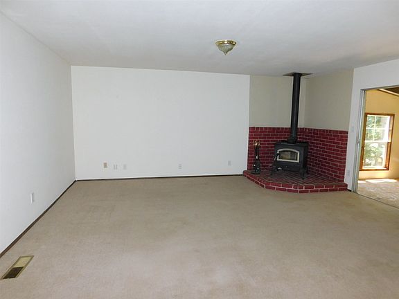5th image of 18109 N Meadow Dr