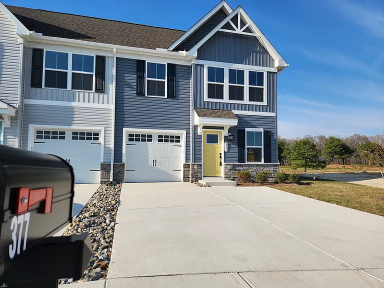 377 Waterside Sq — Photo 1