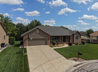 941 Twin Oaks Dr, Salina, KS 67401