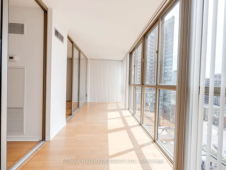 95 Lombard St #1202 — Photo 19