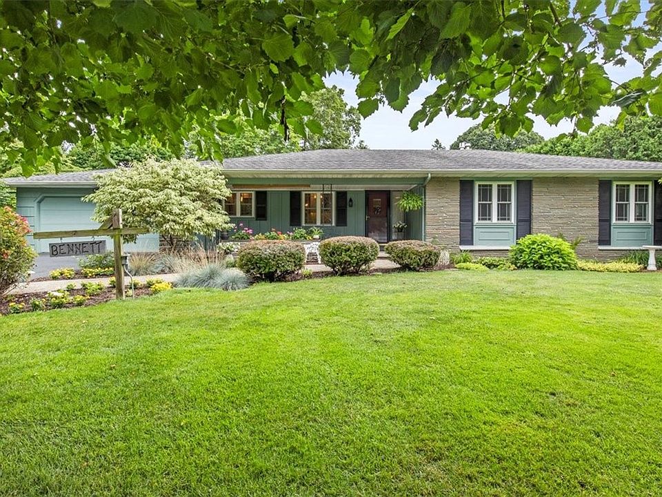1st image of 204 Henderson Dr