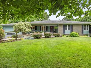 204 Henderson Dr, Penfield, NY 14526
