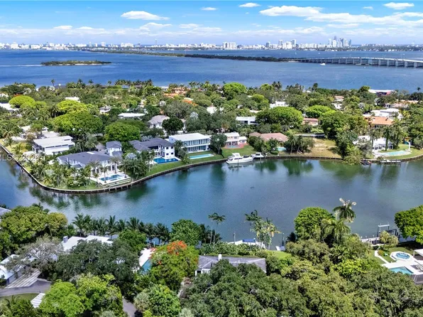 520 Bay Point Rd, Miami, FL 33137