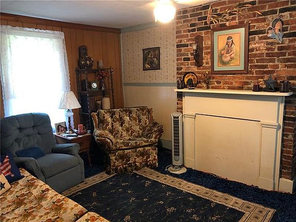 3rd image of 1566 Ridge Rd